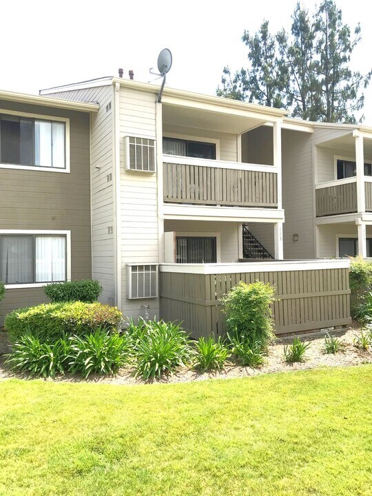 1309 W Mission Blvd in Ontario, CA - Building Photo