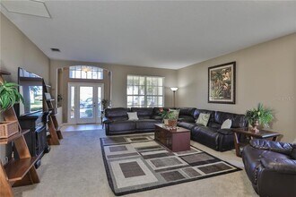 9028 Willowbrook Cir in Bradenton, FL - Foto de edificio - Building Photo