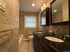 748 Leslie Ln in East Meadow, NY - Building Photo - Building Photo