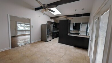 5180 Warfield Dr in Memphis, TN - Building Photo - Building Photo