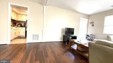 8766 Walutes Cir in Alexandria, VA - Building Photo - Building Photo