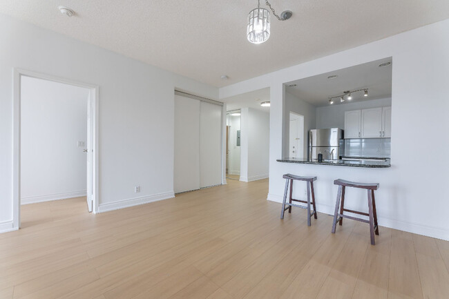 778 Sheppard Av W in Toronto, ON - Building Photo - Building Photo