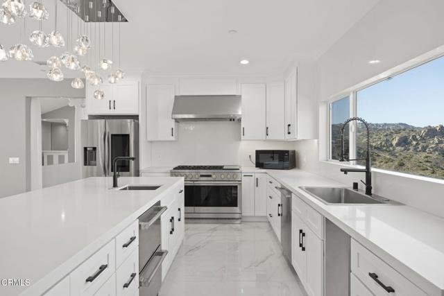 property at 40 Saddlebow Rd