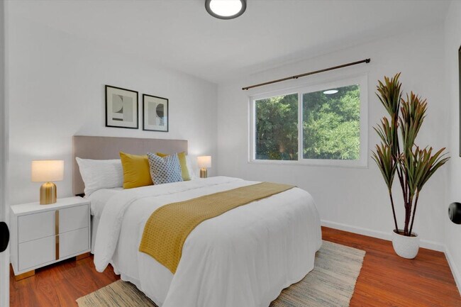 1711 Marshall Ct, Unit A in Los Altos, CA - Building Photo - Building Photo