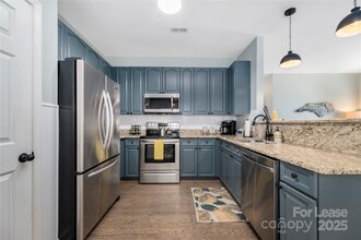 137 Chandeleur Dr in Mooresville, NC - Building Photo - Building Photo