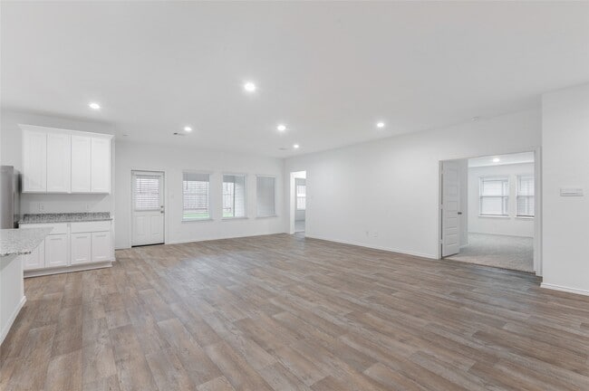 property at 7418 Elm Lndg Ln