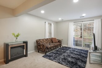 91 Jamestown Rd in Bernards, NJ - Building Photo - Building Photo