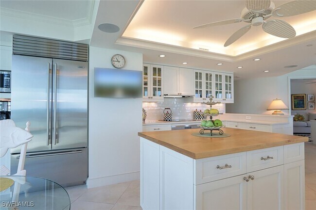property at 4651 Gulf Shore Blvd N