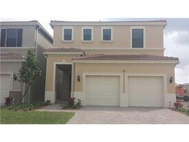 661 NE 191st Terrace in Miami, FL - Building Photo