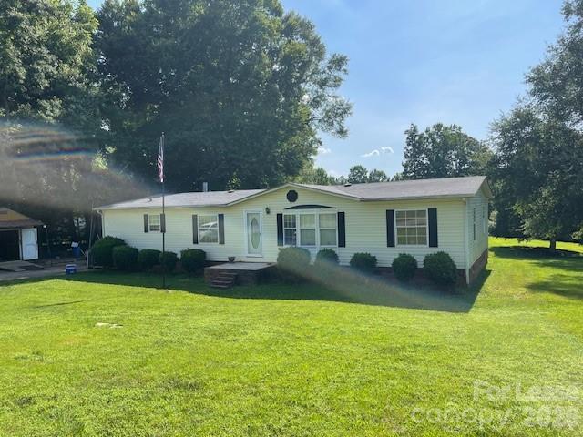 900 Grace Dr in Stanley, NC - Building Photo