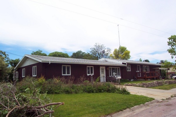 441 W 7th St in Chadron, NE - Building Photo