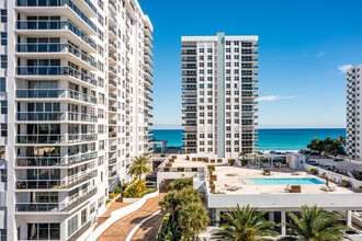 Aquarius in Hollywood, FL - Foto de edificio - Building Photo