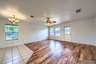 6102 Kingston in San Antonio, TX - Building Photo - Building Photo