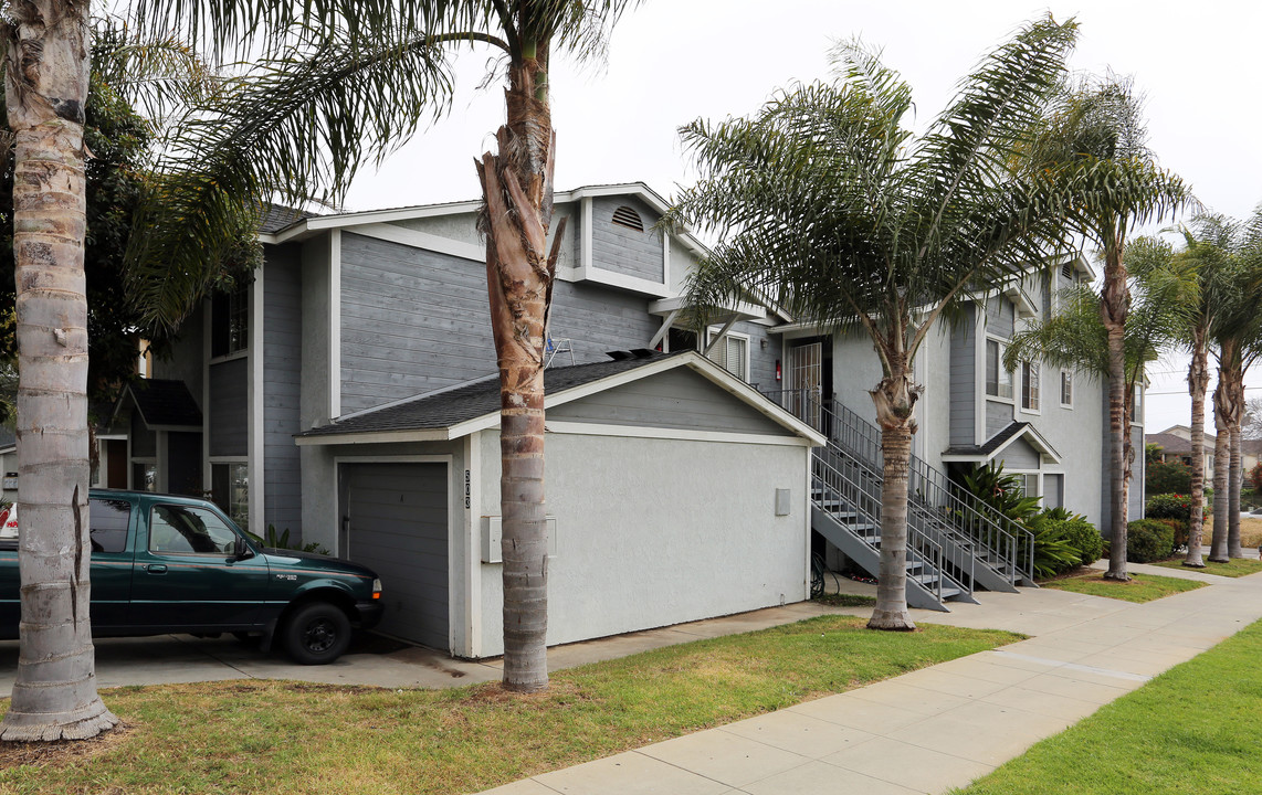 503 S Tremont St in Oceanside, CA - Building Photo