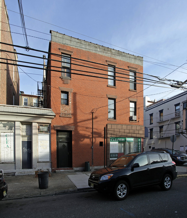 801 Bloomfield St in Hoboken, NJ - Building Photo - Building Photo