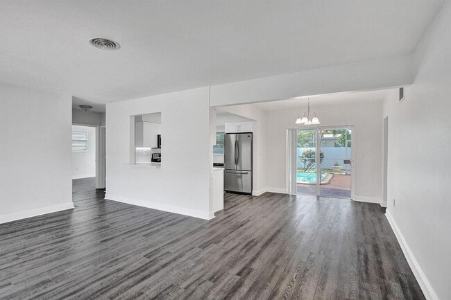 7808 Indigo St in Miramar, FL - Building Photo - Building Photo
