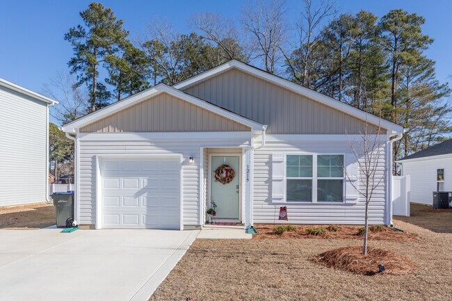 The Cape at Sandy Neck in Fayetteville, NC - Building Photo - Building Photo
