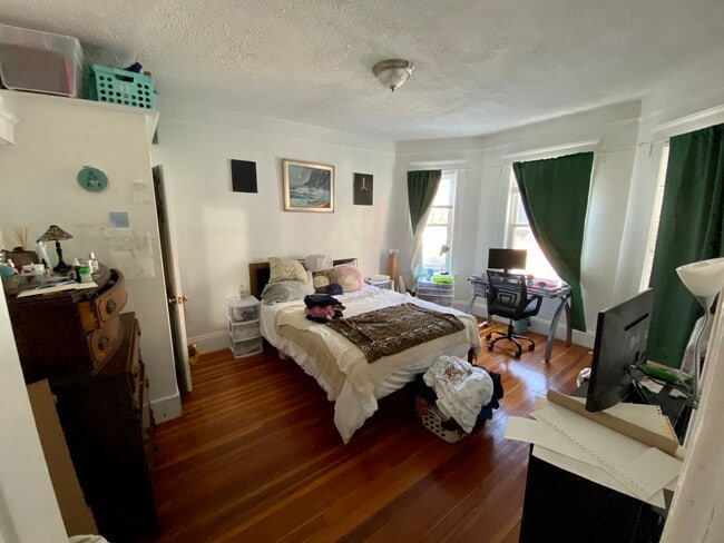 162 Kelton St, Unit 1