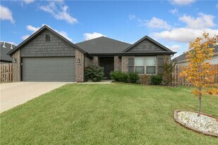 6906 SW High Meadow Blvd in Bentonville, AR - Building Photo