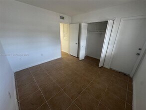 1401 NW 103rd St in Miami, FL - Building Photo - Building Photo