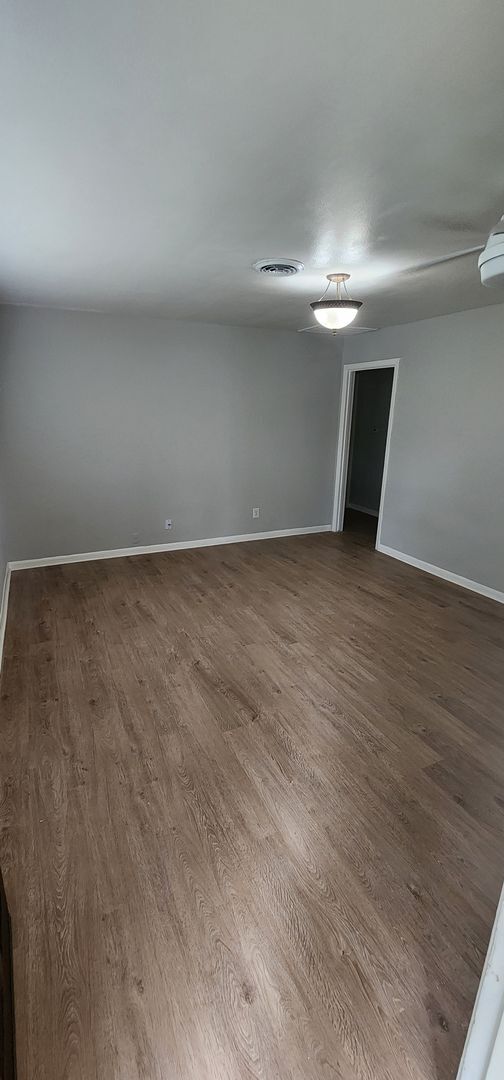 210 Mize St in Huntsville, TX - Building Photo - Building Photo