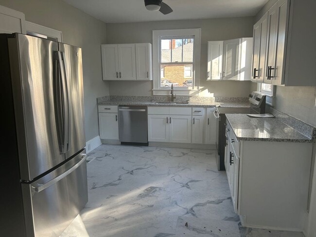 3430 Rosewood Dr in Columbia, SC - Building Photo - Building Photo