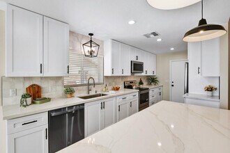 7331 W Windrose Dr in Peoria, AZ - Building Photo - Building Photo