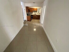 1064 NW 103rd St in Miami, FL - Building Photo - Building Photo