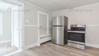 11 Pleasant St in Franklin, NH - Building Photo