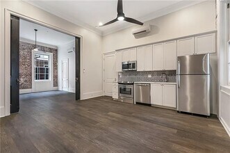 832 Lafayette St in New Orleans, LA - Foto de edificio - Building Photo