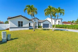 15042 SW 149th Ct in Miami, FL - Building Photo - Building Photo