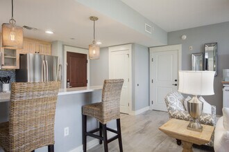 9300 Baytowne Wharf Blvd in Miramar Beach, FL - Foto de edificio - Building Photo