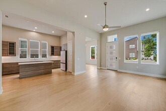 6133 Florencia Ln in Austin, TX - Building Photo - Building Photo