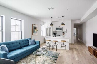 631 Saratoga St, Unit #3 in Boston, MA - Building Photo - Building Photo