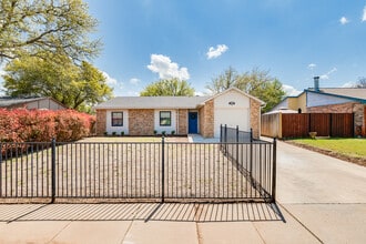 3805 Longmeadow Way in Fort Worth, TX - Foto de edificio - Building Photo