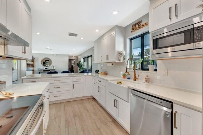 property at 502 SW 28th Ave