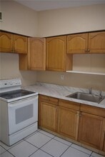 1622 NW 65th St in Miami, FL - Building Photo - Building Photo