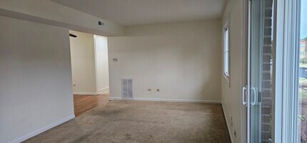 833 Village Quarter Rd in West Dundee, IL - Building Photo - Building Photo