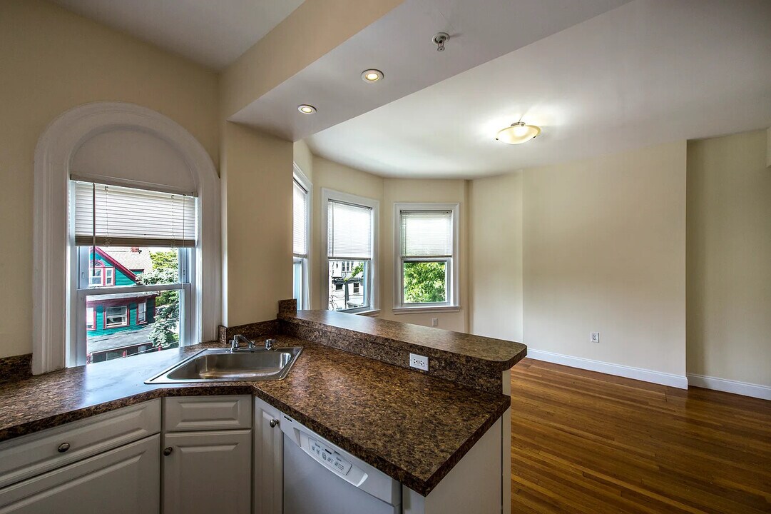 52 Ashford St, Unit 4 in Boston, MA - Building Photo