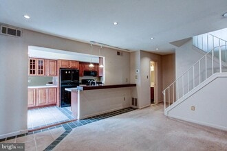 204 Saratoga Ct in Warminster, PA - Building Photo - Building Photo
