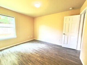 16666 E Hammon in Montgomery, TX - Building Photo - Building Photo