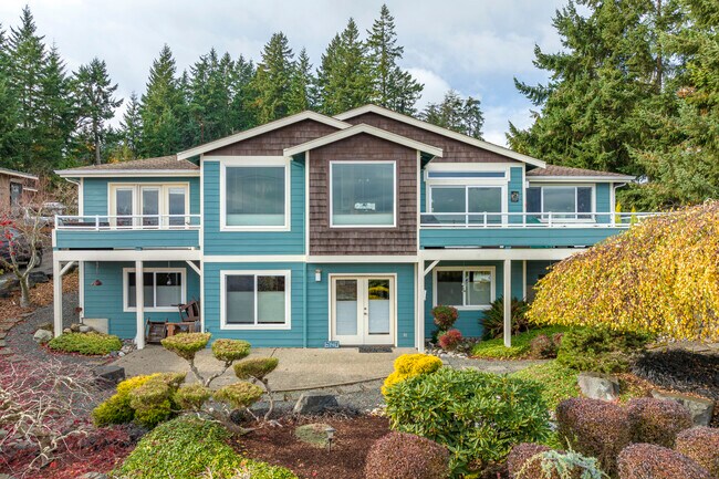 Heron Pointe in Gig Harbor, WA - Building Photo - Building Photo