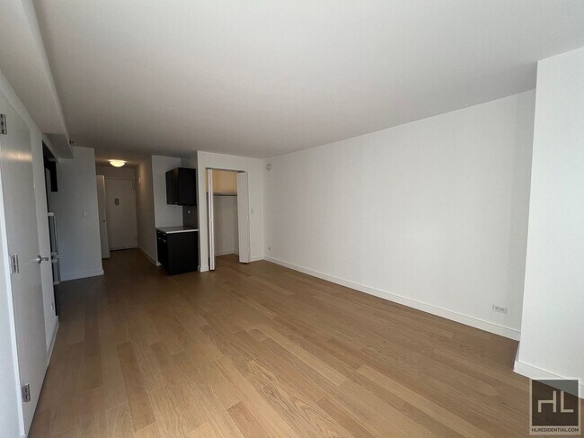 East 39th Street in New York, NY - Building Photo - Building Photo