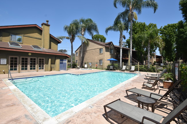 Beach Colony Apartments in San Diego, CA - Foto de edificio - Building Photo