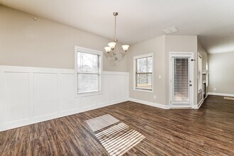 1004 Allegiance Dr in Locust Grove, GA - Foto de edificio - Building Photo