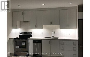 30 Edmund Ave in Toronto, ON - Building Photo - Building Photo