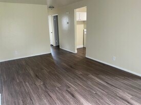 Willow Glen in Salt Lake City, UT - Building Photo