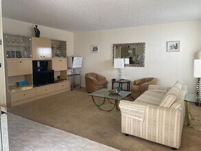 705 Normandy O in Delray Beach, FL - Building Photo - Building Photo