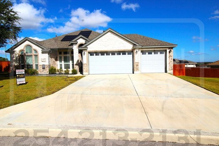 4008 Fossil Ridge Dr in Nolanville, TX - Foto de edificio