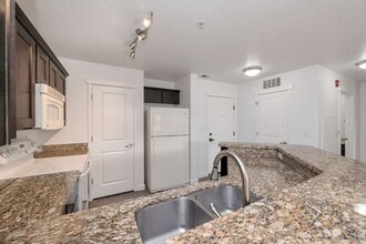 4276 S Main St in Murray, UT - Foto de edificio - Building Photo